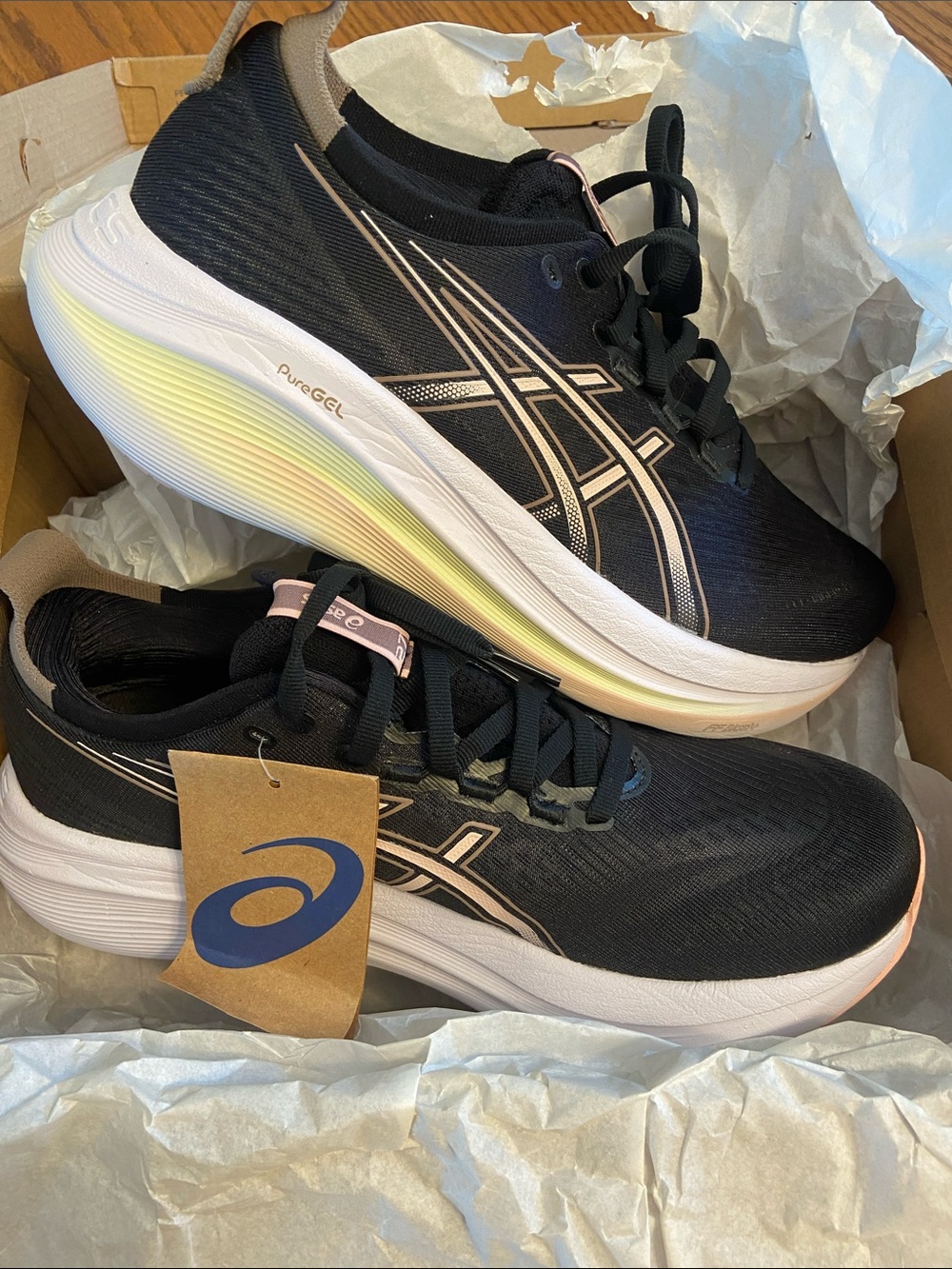 ASICS Women’s Gel-Nimbus 27 Black/Breeze Running Shoes Pale Peach Accents 9.5B